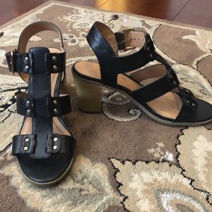 SEXY STRAPPY🖤American Eagle Heels!